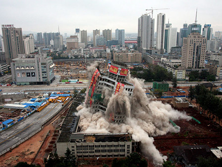 Workers' Cultural Palace imploded in Kunming - GoKunming