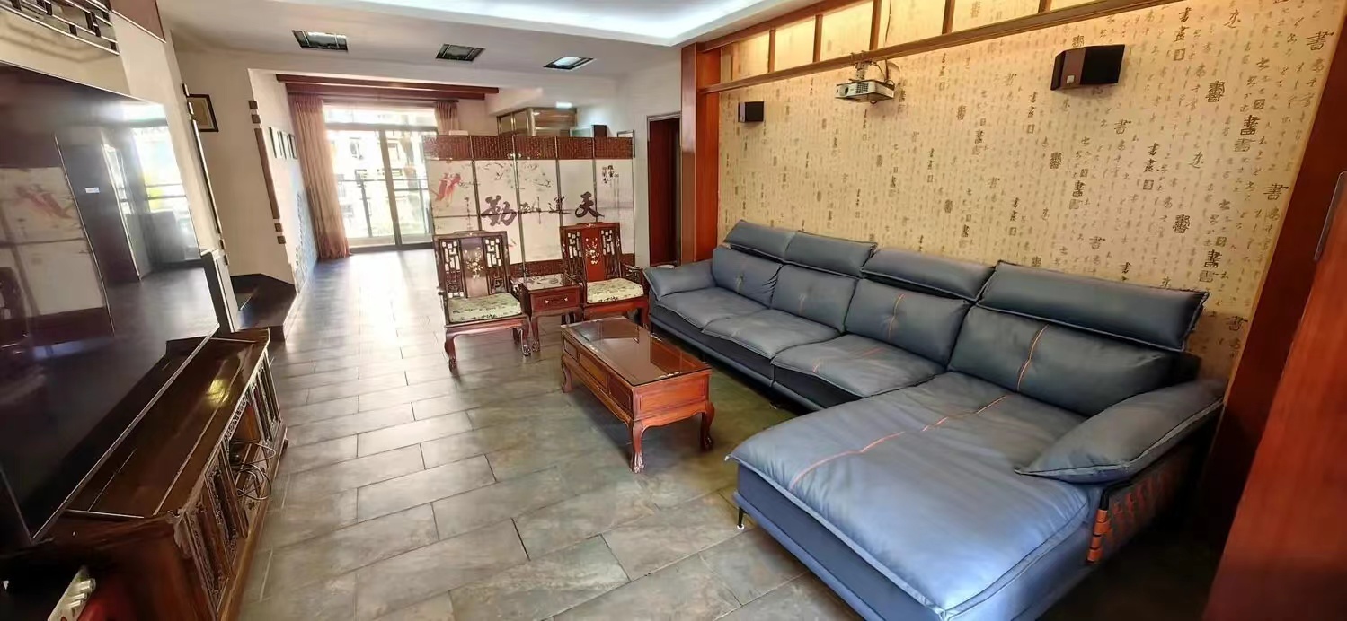 1 room, 1050rmb, Kunming center (not agent)