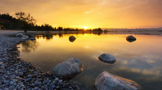 Dian Lake sunset